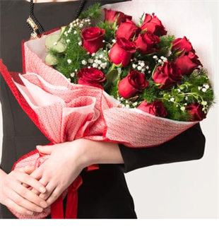 Aşkın Sembolü 13 Kırmızı Gül Buketi ÇİÇEK BUKETLERİ