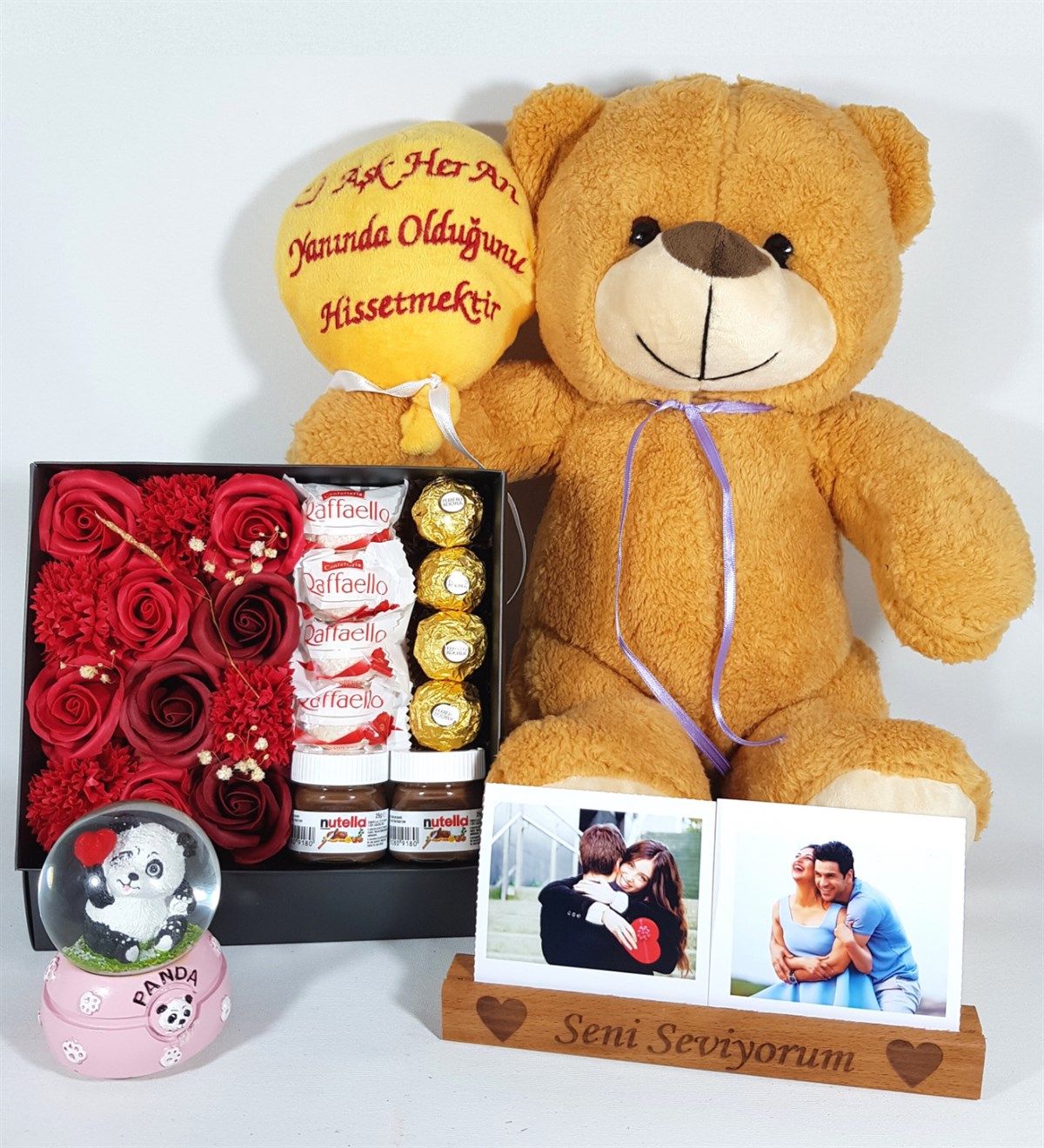Kişiye Özel Sevgiliye Hediye 2 Adet Fotoğraflı Panda Kar Küresi Ferrero Çikolata Seti Hediye Setleri