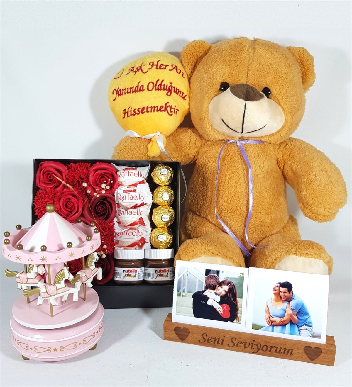 Kişiye Özel Sevgiliye Hediye 2 Adet Fotoğraflı Müzikli Atlı Karınca Ferrero Çikolata Hediye Hediye Setleri