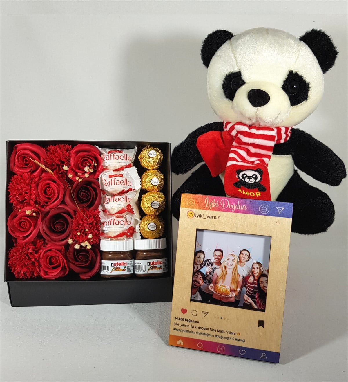 Kişiye Özel Sevimli Panda Fotoğraflı İnstagram Çerçeve Gül Kutusunda Karışık Çikolata Hediye Setleri
