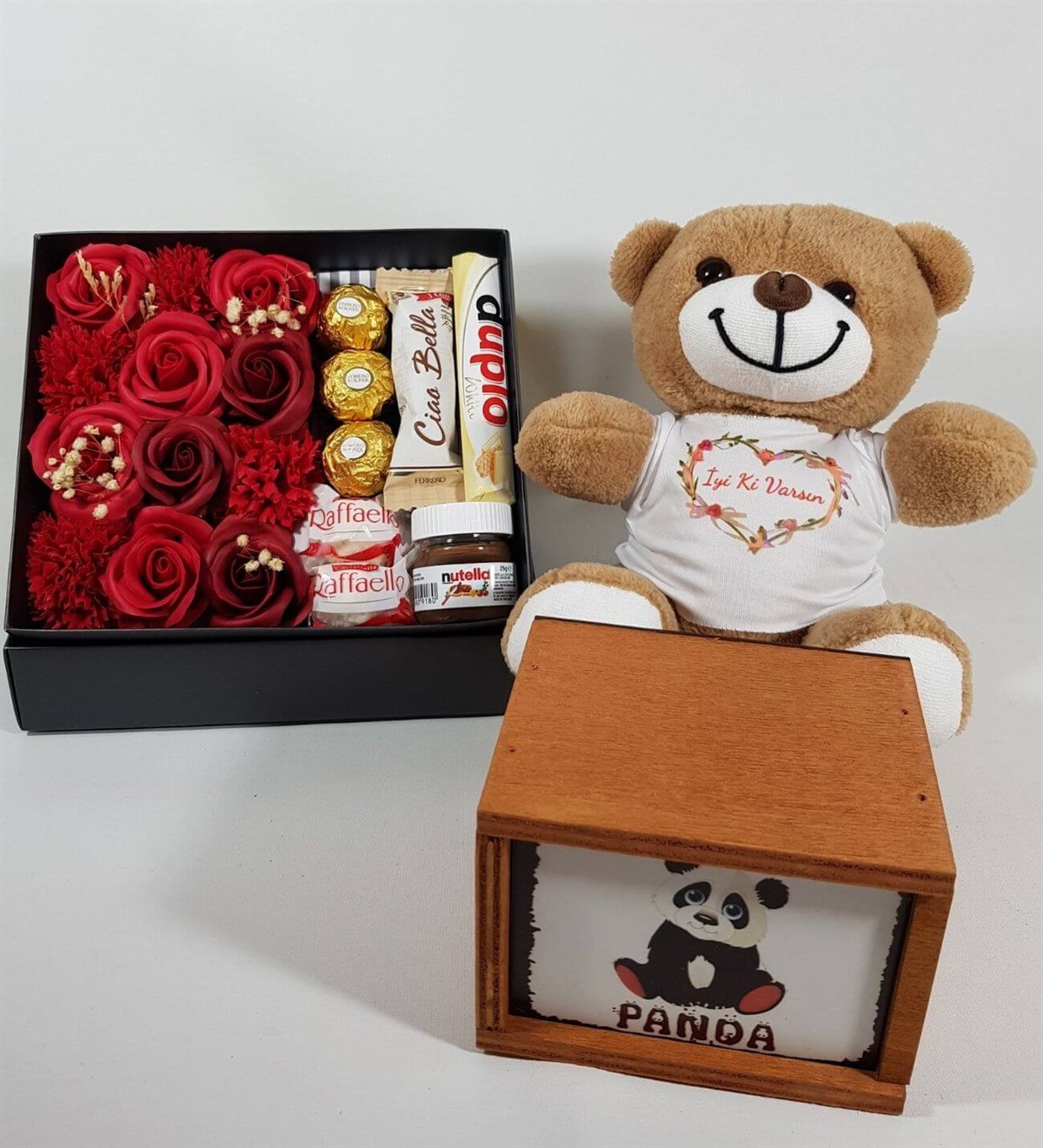 Sevgiliye Hediye Gül Kutusunda Estrella Çikolata Aşık Ayıcık Panda Kutulu Kupa Set HEDİYE