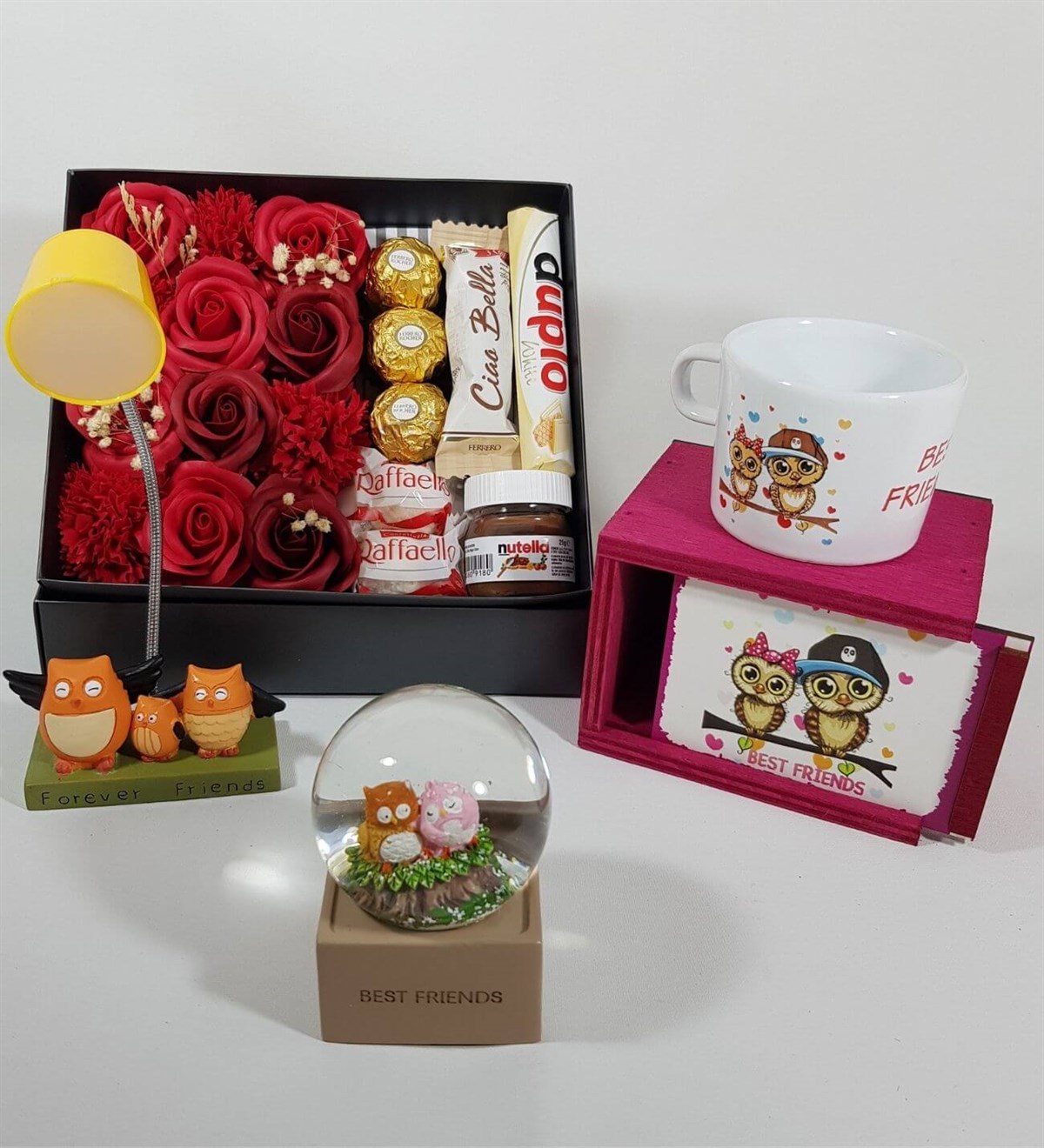 Yeni İş Hediyesi Gül Kutusunda Ferrero Estrella Çikolata Kutulu Kupa Kar Küresi Set HEDİYE