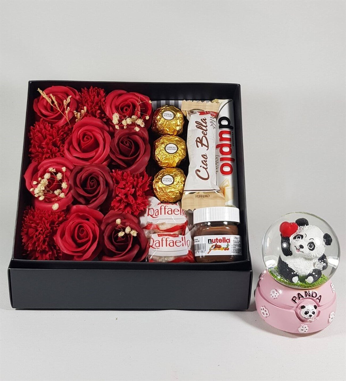 Sevgiliye Hediyesi Gül Kutusunda Ferrero Estrella Çikolata Panda Küre Hediye Seti HEDİYE