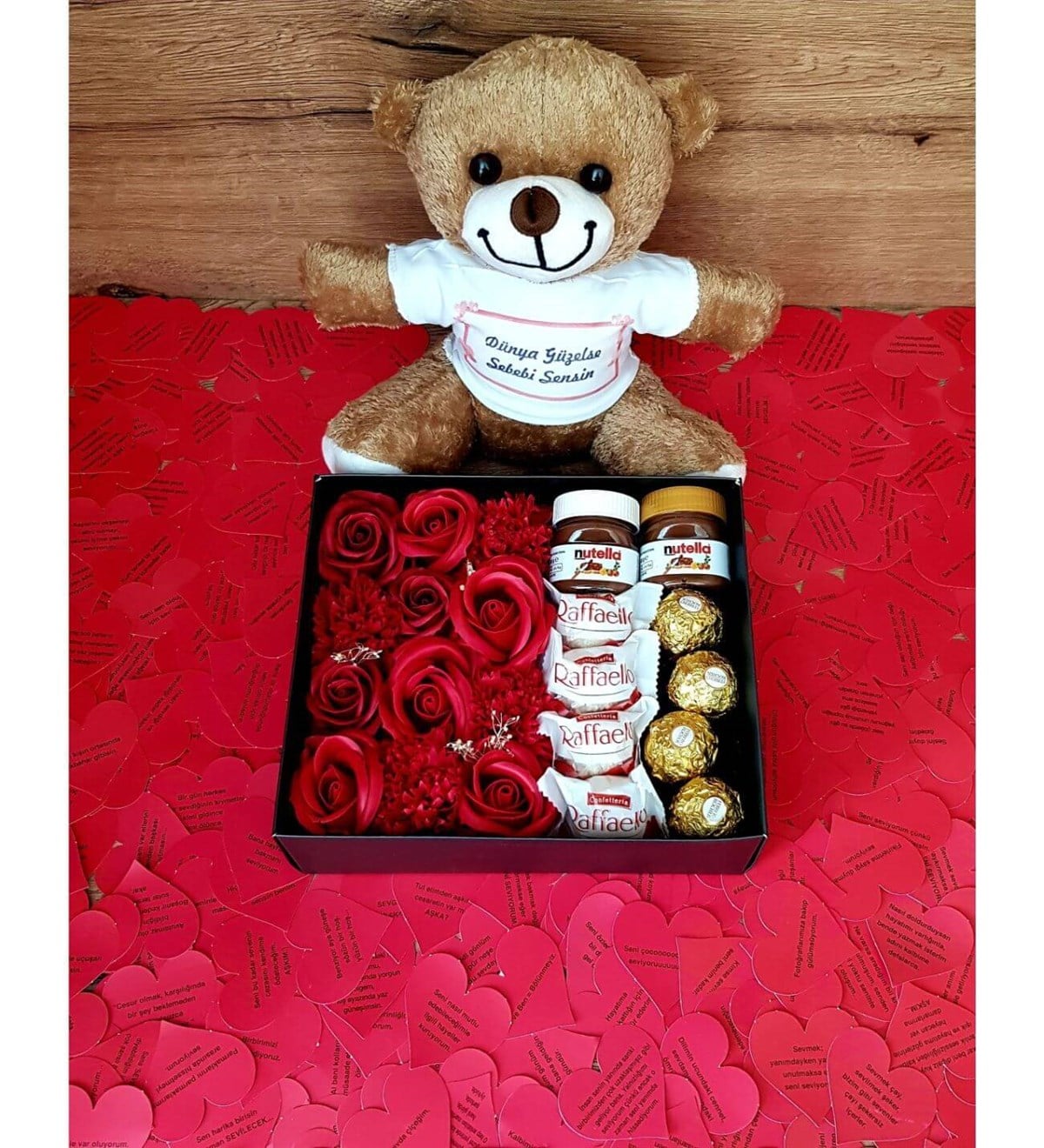 Gül Kutusu ve Dünya Güzelse Sebebi Sensin Pelüş Ayıcıklı Ferrero Çikolatalı Set HEDİYE