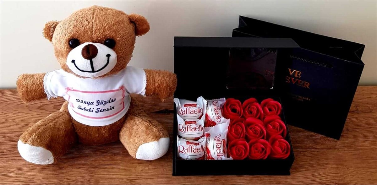 Ayıcık Dünya Güzeline Hediye Kırmızı Gül Kutusunda Raffaello Rocher  Çikolata HEDİYE