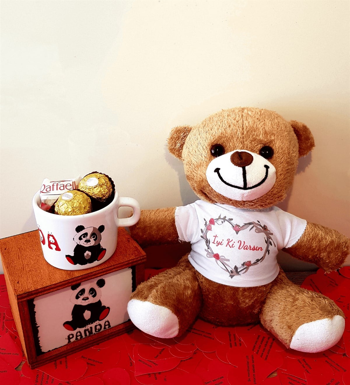 İyi Ki Varsın Romantik Ayıcık Rocher ve Raffaello Çikolata Kutulu Panda Kupa Set HEDİYE