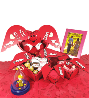 Kişiye Özel Aşk Kulesi 4 Kalp Kutu Sevgiliye Küçük Prens Fanus Pembe Çerçeve Çikolata Hediye Seti Hediye Setleri