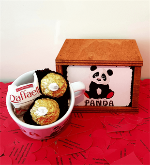 Pelüş Panda Yastık Rocher ve Raffaello Çikolata Kutulu Panda Kupa Hediye Seti HEDİYE