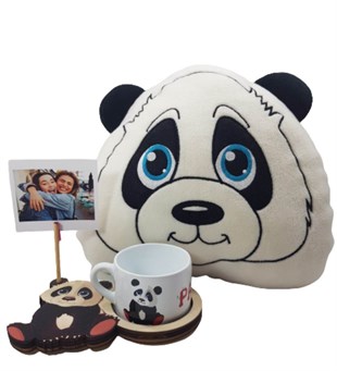 Kişiye Özel Masum Panda 3D Figürlü Kupa ve Yastık Çikolata Hediye Setleri