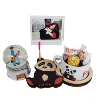 Romantik Aşıklar Işıklı Kar Küresi Panda Özel Tasarım Fotoğraflı Kupa Çikolata Hediye Setleri