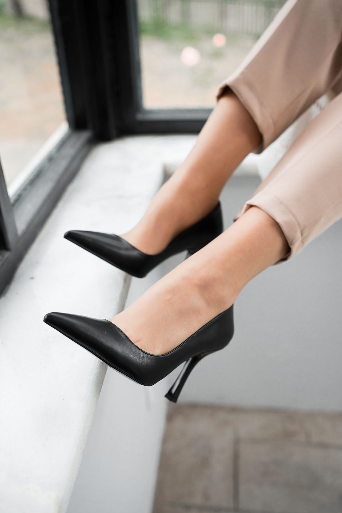 Nell İnce Topuklu Deri Stiletto Siyah