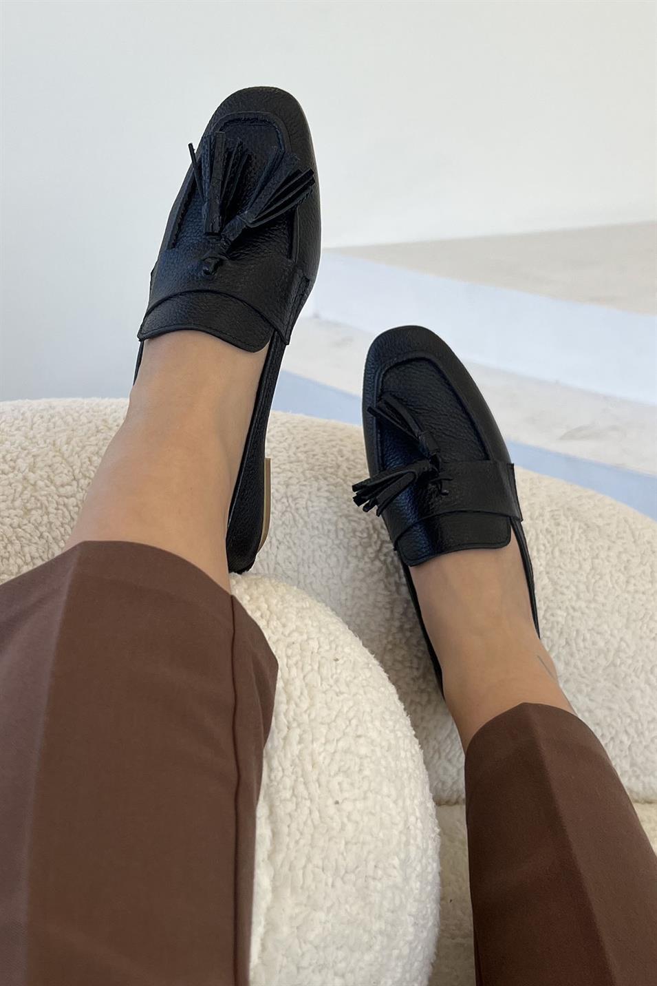 Holly Kadın Püsküllü Hakiki Deri Loafer Ayakkabı Siyah