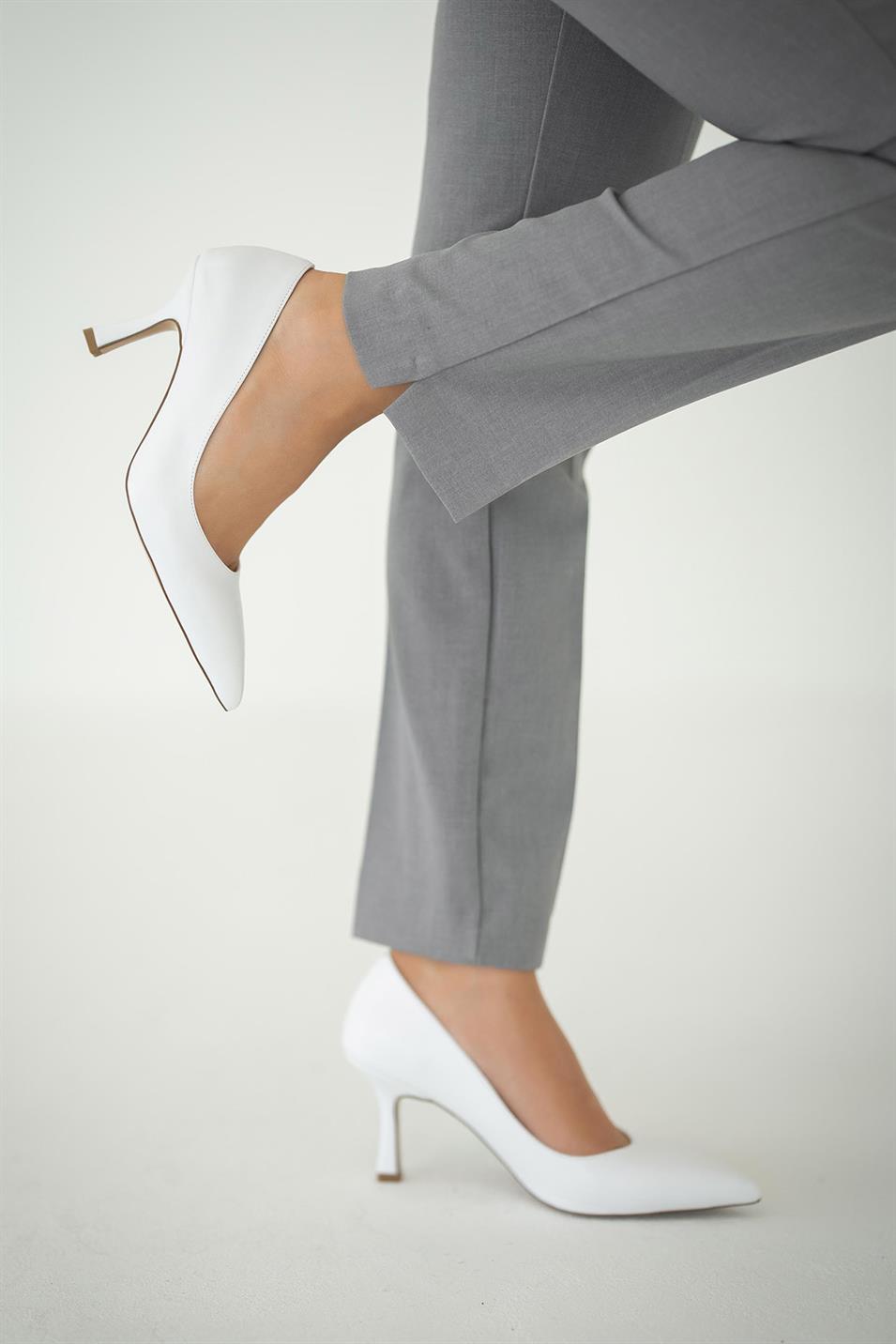 Monat İnce Topuklu Deri Stiletto Beyaz