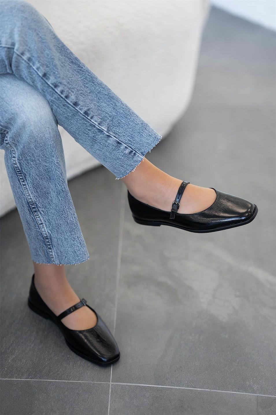 Pina Kadın Hakiki Deri Bantlı Babet Siyah