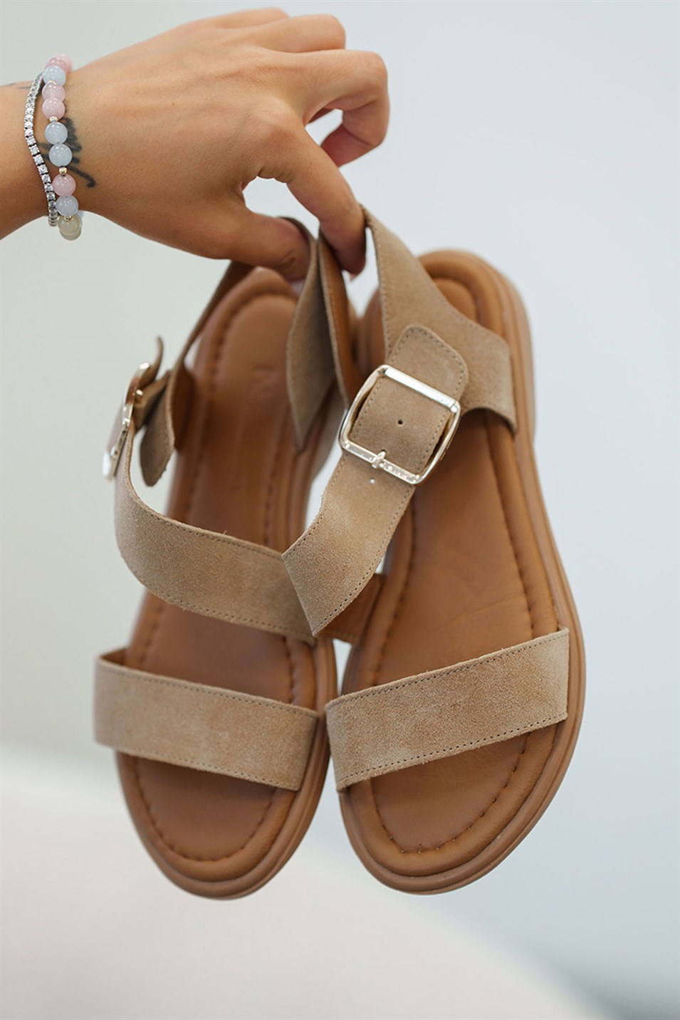 Podols Kadın Hakiki Süet Tokalı Sandalet Camel