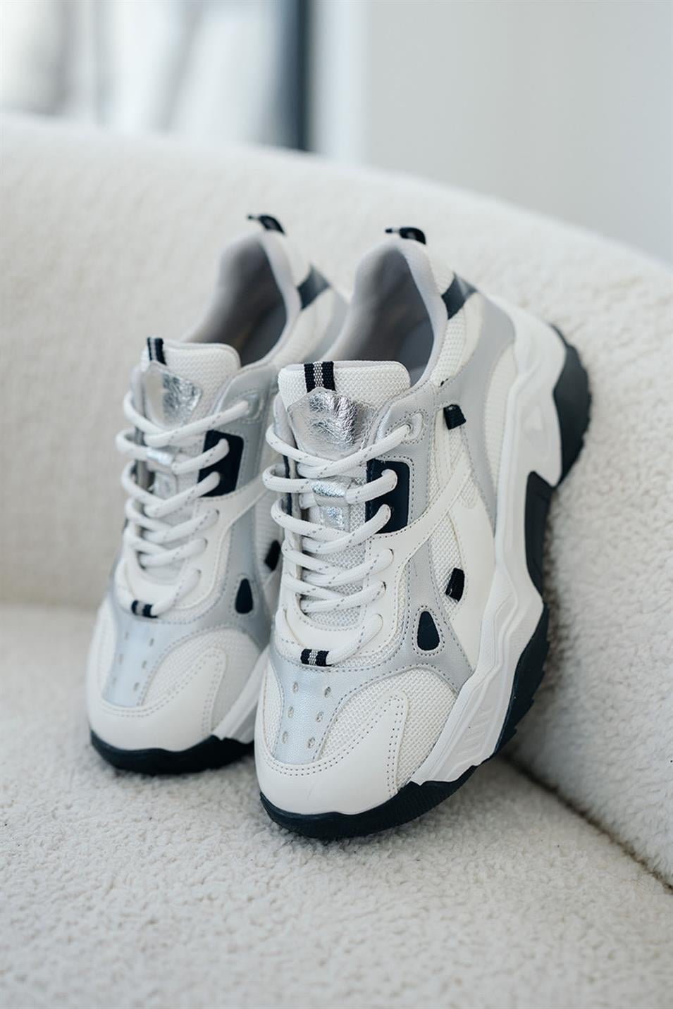 Tona Kadın Kalın Tabanlı Bağcıklı Sneakers Beyaz