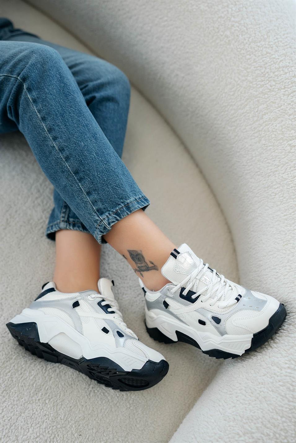 Tona Kadın Kalın Tabanlı Bağcıklı Sneakers Beyaz