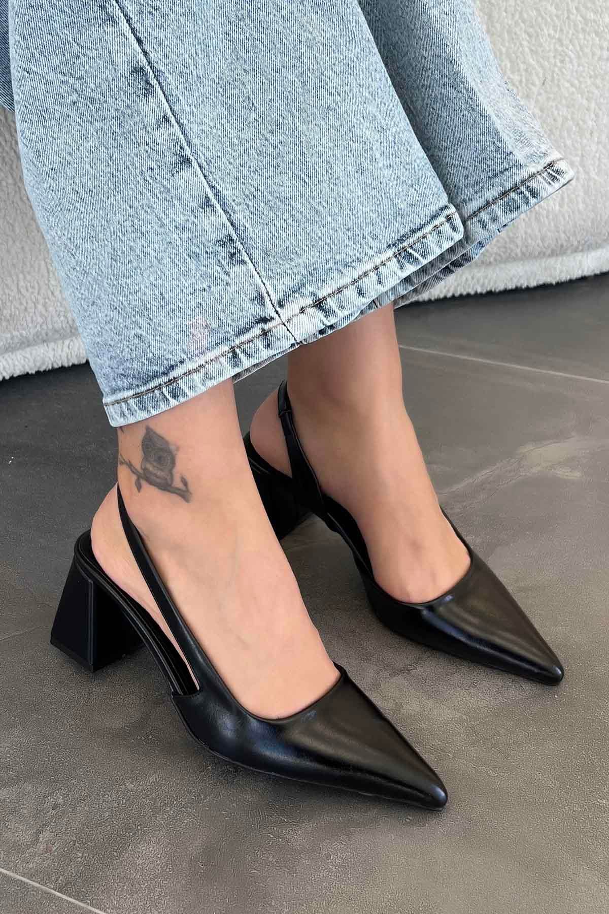 Jon Kalın Topuklu Kadın Rugan Ayakkabı KSİYAH