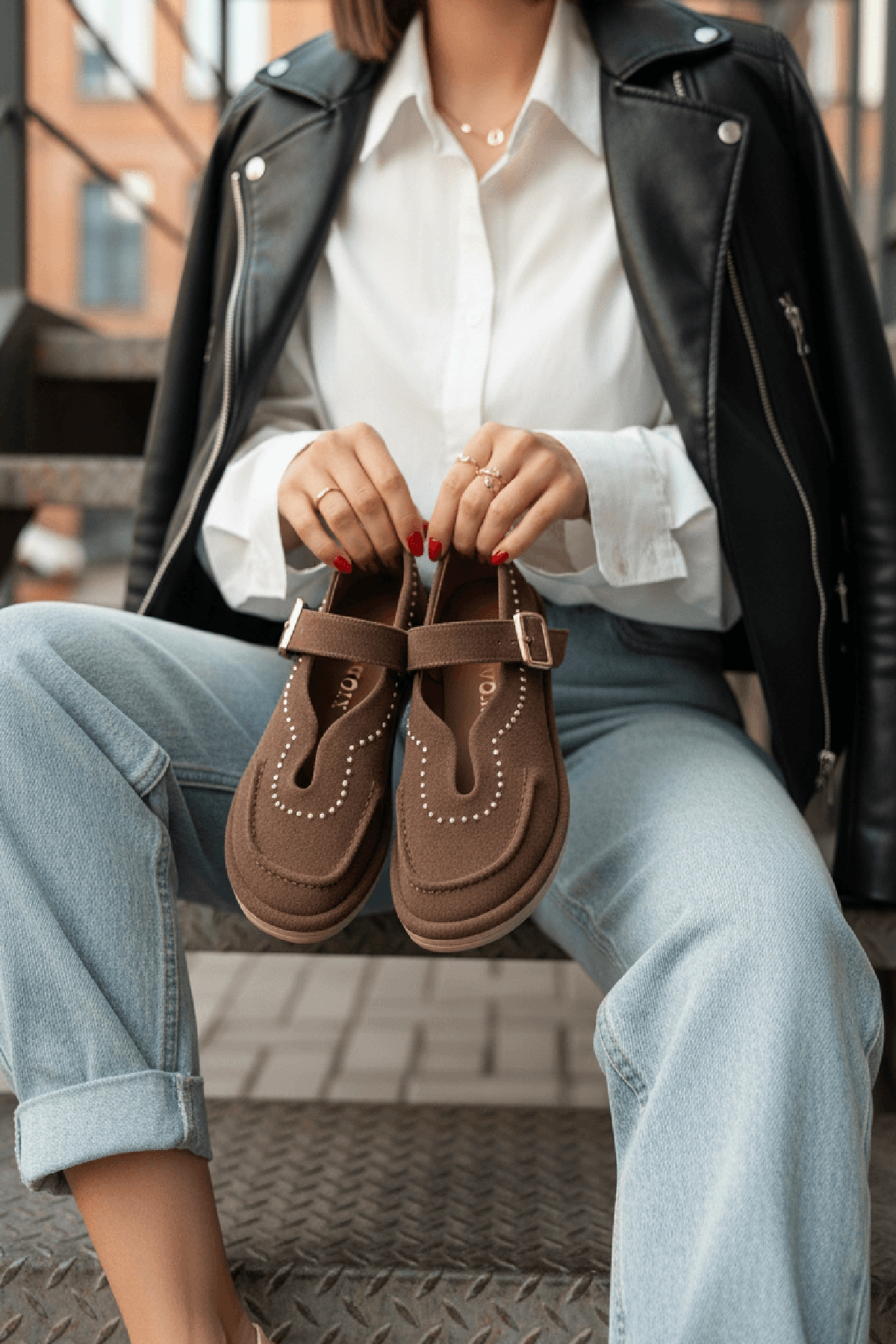 Naty Kahverengi Süet Zımbalı ( 2 cm Topuklu ) Yuvarlak Burunlu Zımba Detaylı Loafer Ayakkabı