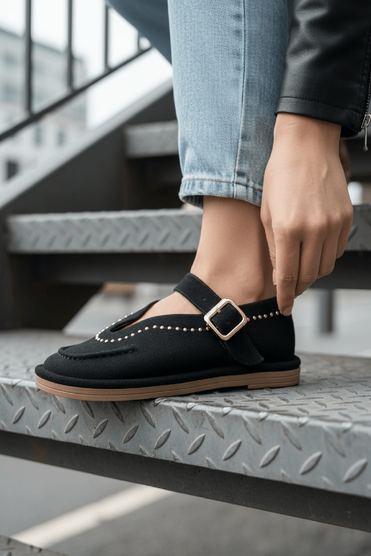 Naty Siyah Süet Zımbalı ( 2 cm Topuklu ) Yuvarlak Burunlu Zımba Detaylı Loafer Ayakkabı