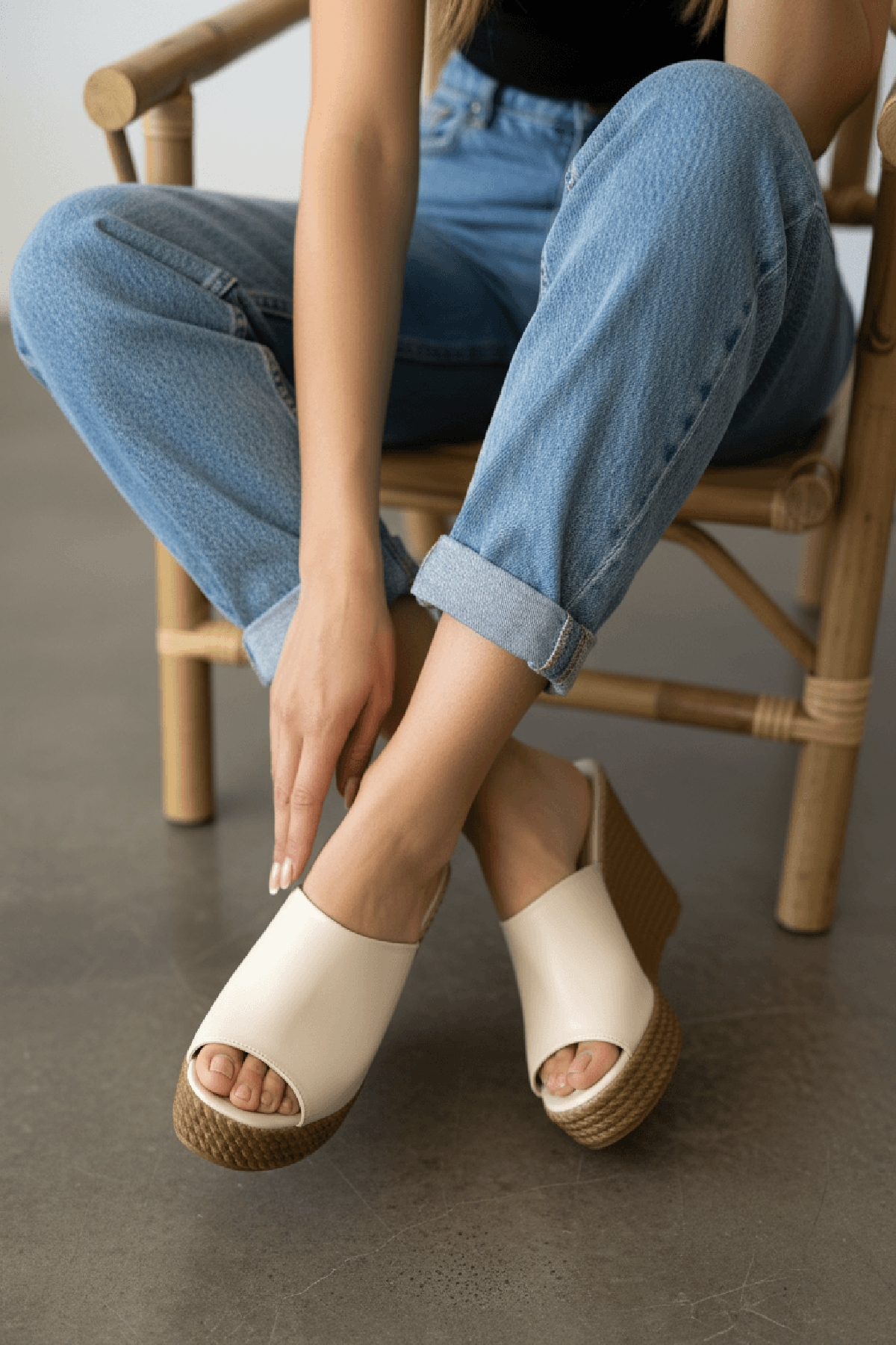 Rabeka Bej Dolgu Topuklu ( 10 cm Topuk. 3 cm Platform) Günlük Kullanım Terlik