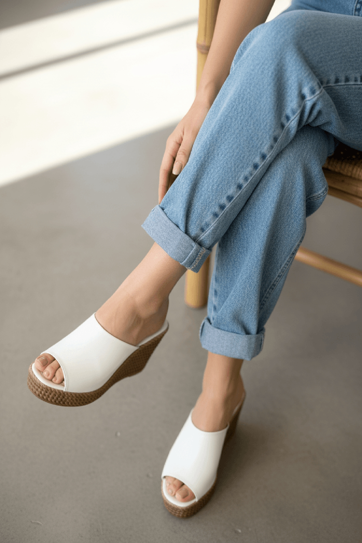 Rabeka Beyaz Dolgu Topuklu ( 10 cm Topuk. 3 cm Platform) Günlük Kullanım Terlik