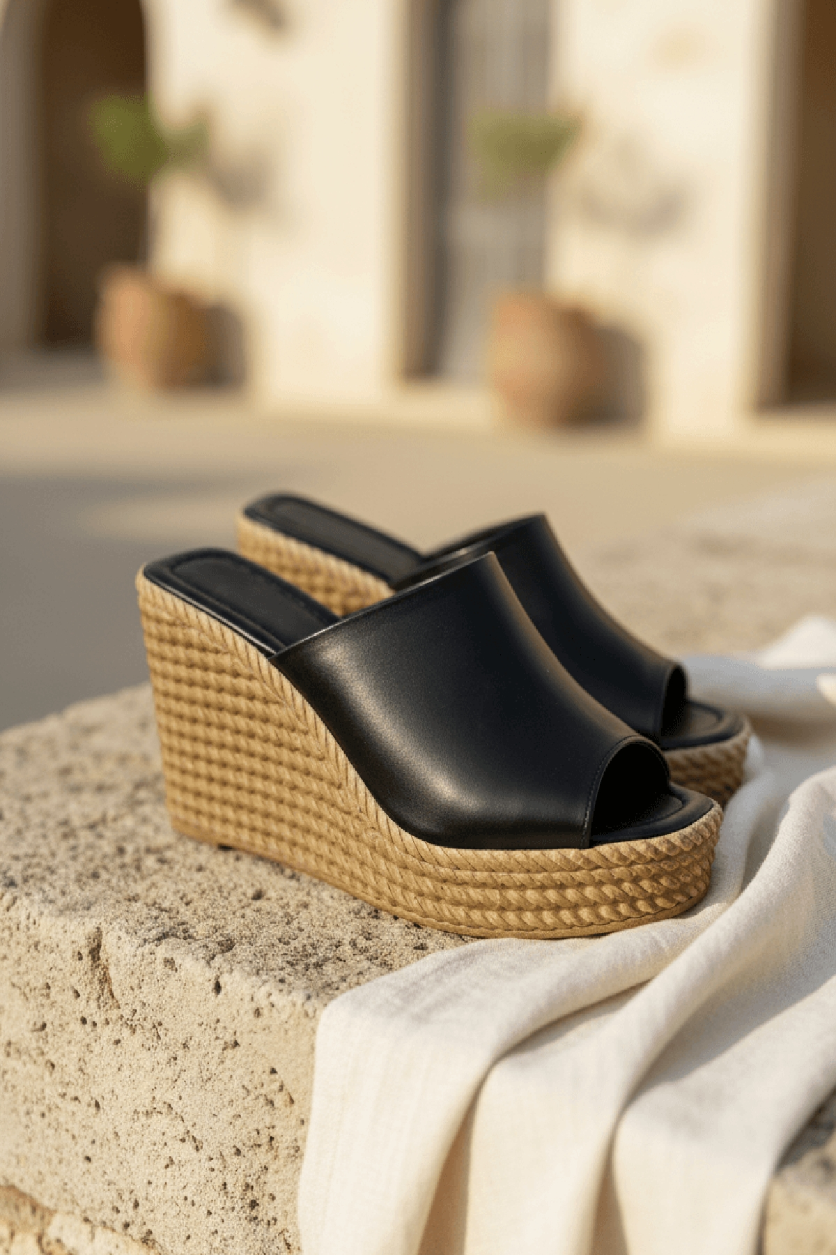 Rabeka Siyah Dolgu Topuklu ( 10 cm Topuk. 3 cm Platform) Günlük Kullanım Terlik