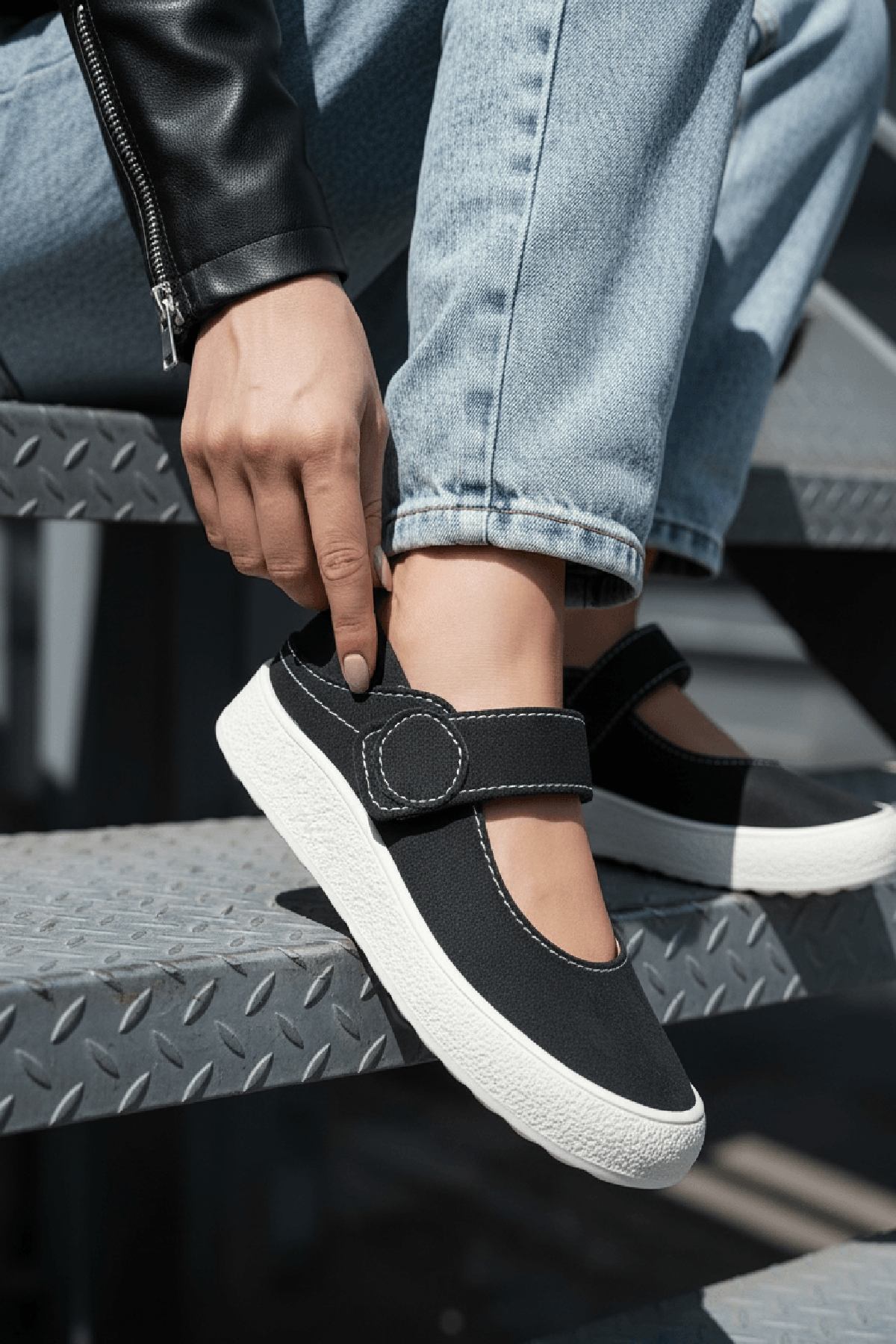 Varius Siyah Süet ( 3 cm Topuklu ) Yuvarlak Burunlu  Detaylı Loafer Ayakkabı