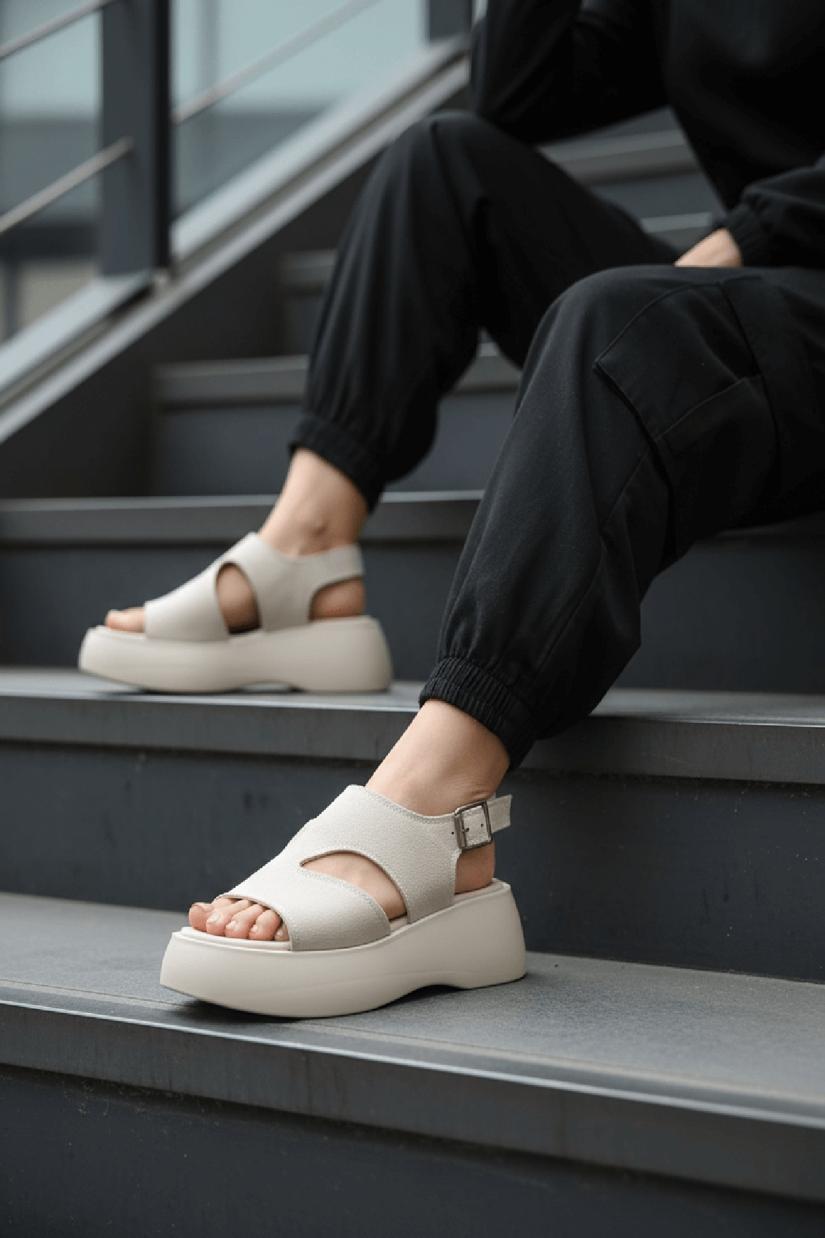 Zango Bej Süet Platform ( 6 Cm Topuklu ) Yuvarlak Burun Günlük Sandalet