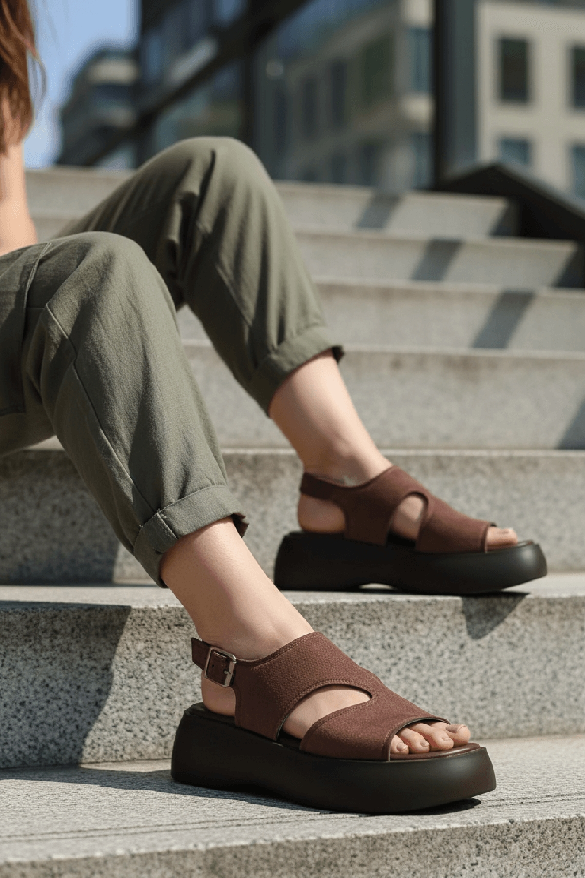 Zango Kahverengi Süet Platform ( 6 Cm Topuklu ) Yuvarlak Burun Günlük Sandalet