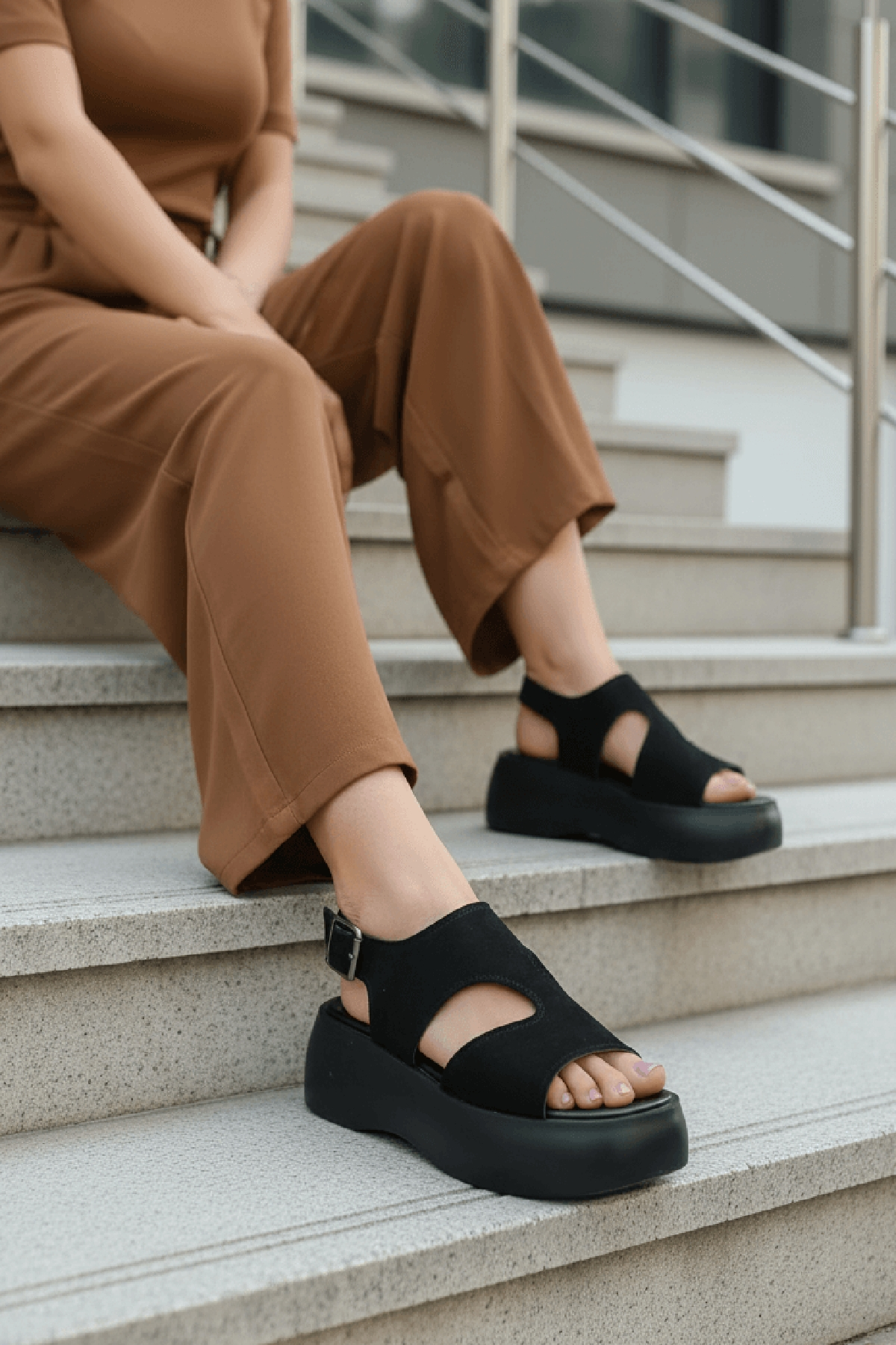 Zango Siyah Süet Platform ( 6 Cm Topuklu ) Yuvarlak Burun Günlük Sandalet