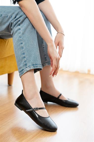 Armi Siyah Kırışık Rugan Taşlı Baretli ( 1 cm Topuklu ) Yuvarlık Burun Babet