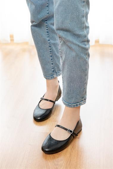 Armi Siyah Kırışık Rugan Taşlı Baretli ( 1 cm Topuklu ) Yuvarlık Burun Babet