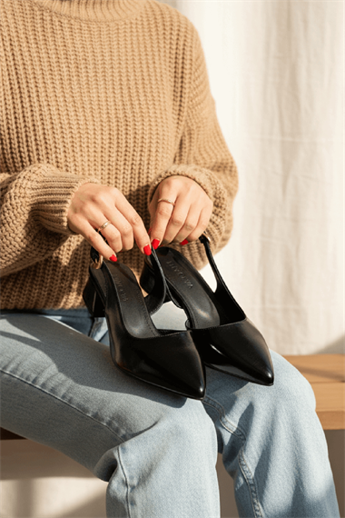 Aura Siyah Kırışık Rugan (4 cm Topuk Boyu ) Sivri Burun Topuklu Babet Ayakkabı