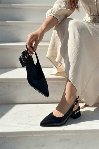 Aylov Siyah Kırışık Rugan (4 cm Topuk Boyu ) Sivri Burun Topuklu Babet Ayakkabı