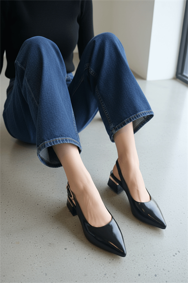 Aylov Siyah Kırışık Rugan (4 cm Topuk Boyu ) Sivri Burun Topuklu Babet Ayakkabı