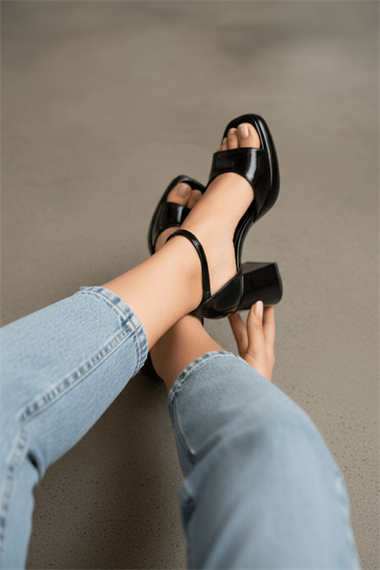 Bomme Siyah Kırışık Rugan ( 9 Cm Topuk ) Platform Topuklu Günlük Ayakkabı