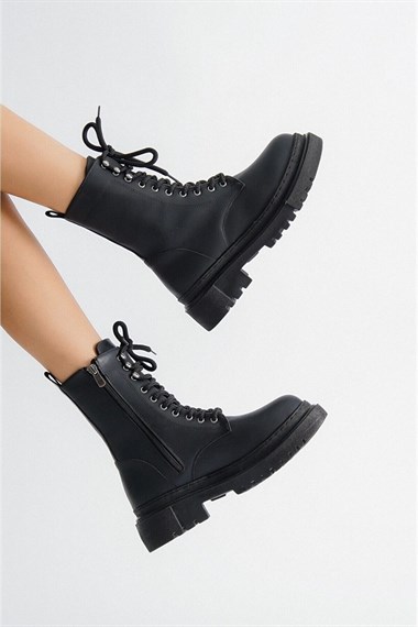 Bradley Siyah Deri Kalın Tabanlı  Kadın Günlük Postal