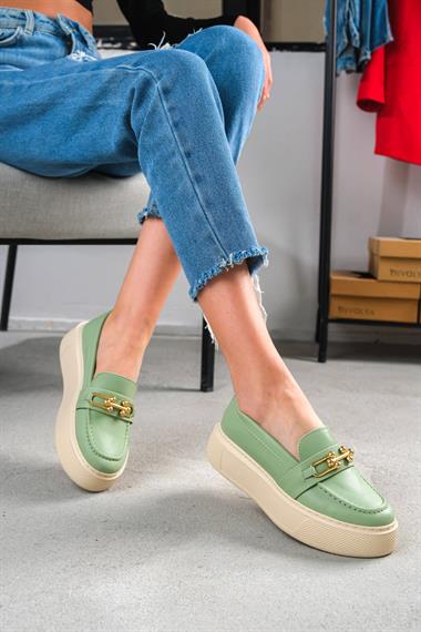 Cover Su Yeşil Gold Zincirli Deri Günlük Kullanım Loafer Kadın Ayakkabı