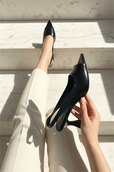 Dohana Siyah Kırışık Rugan (8 cm) Sivri Burun Topuklu Ayakkabı