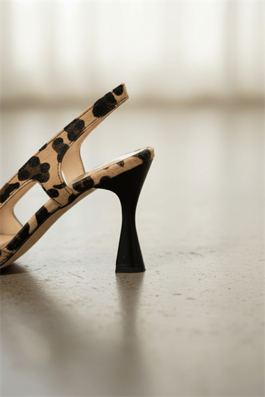 Duck Leopar ( 8 Cm Topuklu ) Yanları Açık Topuklu Ayakkabı