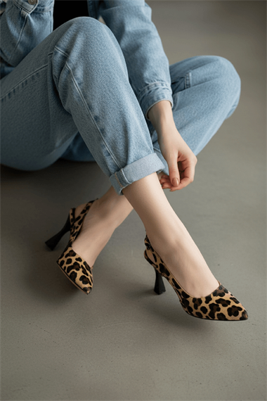 Duck Leopar ( 8 Cm Topuklu ) Yanları Açık Topuklu Ayakkabı