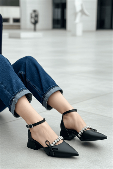 Dunka Siyah Taşlı Fiyonklu (4 cm Topuklu ) Sivri Burun Topuklu Ayakkabı