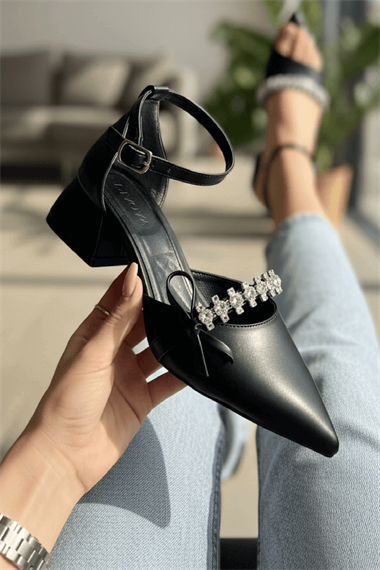 Dunka Siyah Taşlı Fiyonklu (4 cm Topuklu ) Sivri Burun Topuklu Ayakkabı