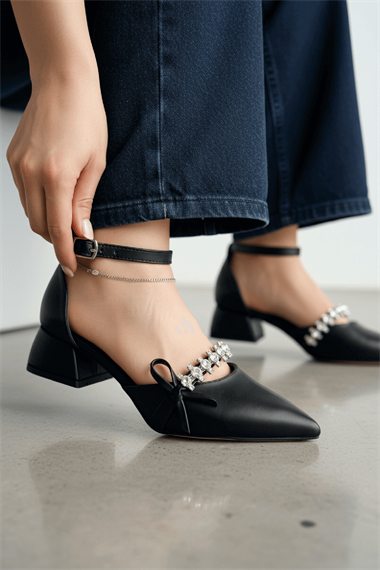 Dunka Siyah Taşlı Fiyonklu (4 cm Topuklu ) Sivri Burun Topuklu Ayakkabı