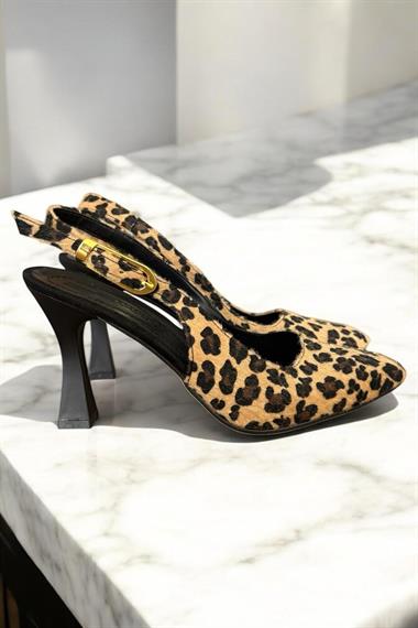 Elanor Leopar Siyah Yanı Tokalı (8 cm) Sivri Burun Topuklu Ayakkabı