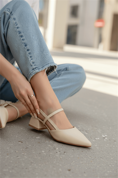 Elsa Bej Bileğe Dolamalı (4 cm Topuk Boyu ) Sivri Burun Topuklu Babet Ayakkabı