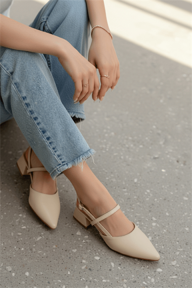 Elsa Bej Bileğe Dolamalı (4 cm Topuk Boyu ) Sivri Burun Topuklu Babet Ayakkabı