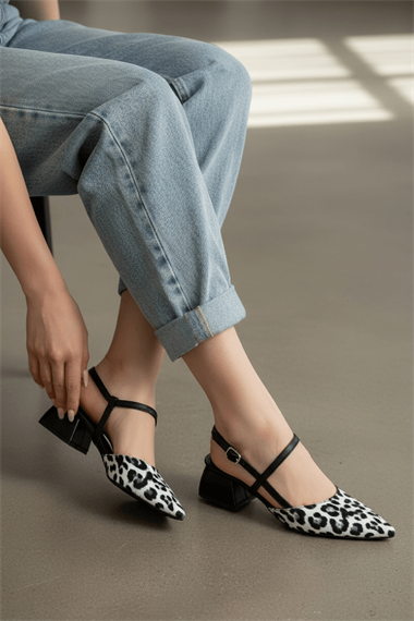 Elsa Siyah Leopar Bileğe Dolamalı (4 cm Topuk Boyu ) Sivri Burun Topuklu Babet Ayakkabı