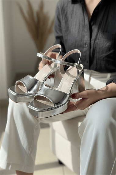 Fell Gümüş ( 9 cm Platform Topuklu ) Günlük Kullanım Topuklu Ayakkabı